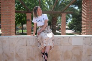 Blogger de moda Granada Tutorial pendientes de rafia, DIy. Pendientes redondos con borlas hecho a mano